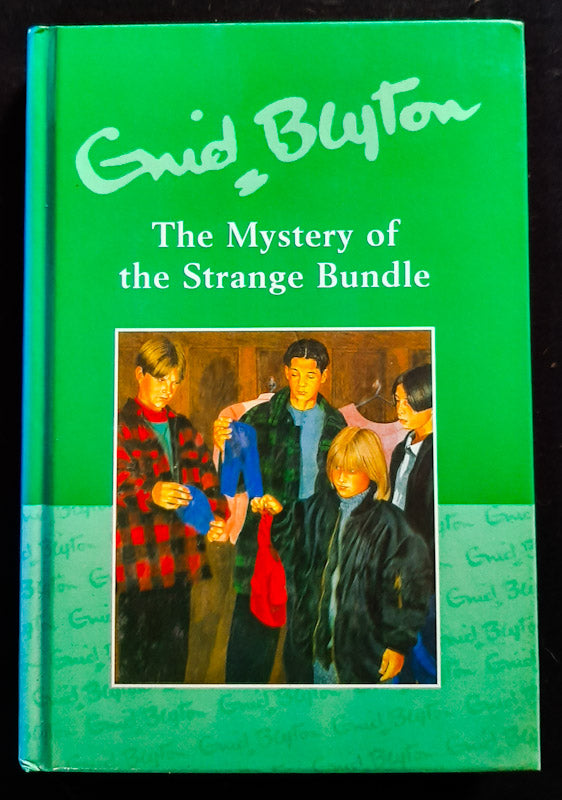 Front Cover Of The Mystery Of The Strange Bundle (The Five Find-Outers #10) (Enid Blyton
)