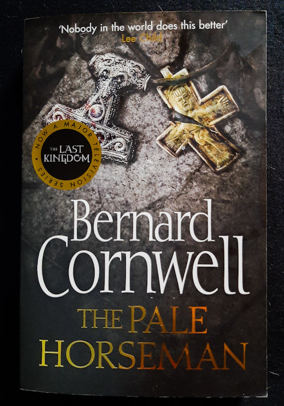 Front Cover Of The Pale Horseman (The Last Kingdom Series #2) (Bernard Cornwell
)