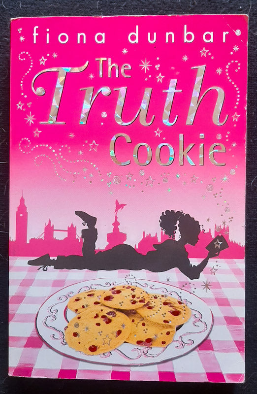 Front Cover Of The Truth Cookie (Lulu Baker #1) (Fiona Dunbar)