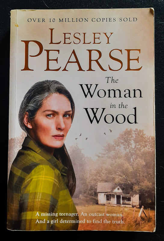 Front Cover Of The Woman In The Wood (Lesley Pearse
)