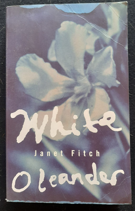 Front Cover Of White Oleander (Janet Fitch
)