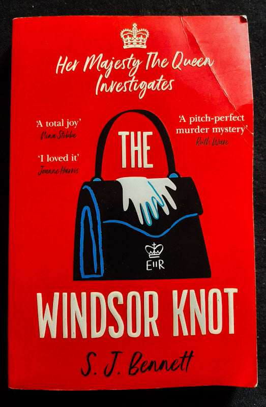 Front Cover Of The Windsor Knot (Her Majesty The Queen Investigates #1) (S. J. Bennett
)