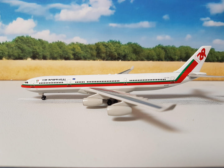 Front Cover Of Airbus A340-300 TAP Dragon Wings 1:400 (Dragon Wings))