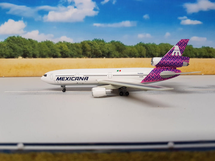 Front Cover Of Douglas DC-10-15 Mexicana JetX 1:400)