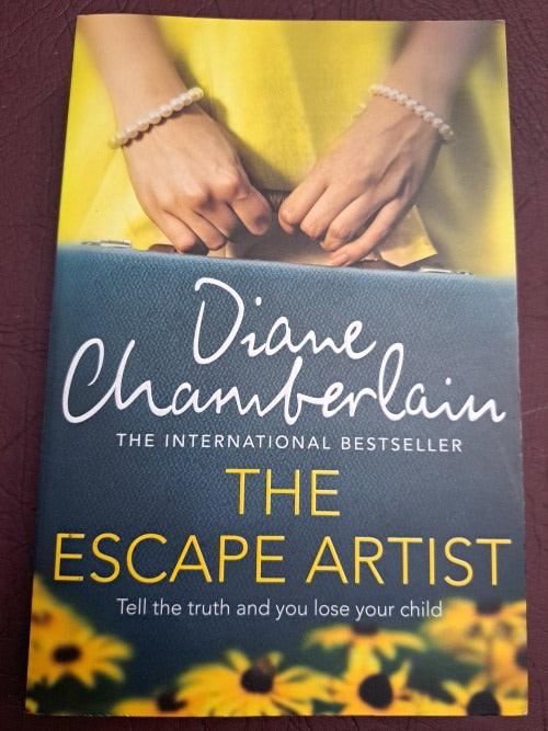 Front Cover Of The Escape Artist (Diane Chamberlain))